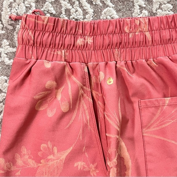 Spiritual Gangster Baja Floral 3” Shorts - Picture 8 of 15